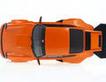 In vielen Bereichen der orangefarbenen Karosserie erinnert der Kyza KS-R an einen Porsche 934 aus dem Rennsport