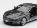 Was Corgi in 1:36 versuchte, will Mini GT in 1:64 im Februar ausliefern: Den zerschossenen und havarierten Aston Martin DB5 aus dem Bond-Film "Ein Quantum Trost" [ Foto: Mini GT