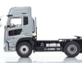 Der neue UD Quon GW 6 x 4 als Sattelzugmaschine ist bei Kyosho zunächst in den beiden Lackierungen Weiß und Silber lieferbar ] Foto: Werk