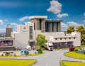Die große Veltins-Brauerei von Faller in 1:87 könnte natürlich das Zentrum eines solchen Dioramas sein. Aber das wäre nur eine Idee. ]Foto: Werk