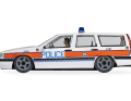 Die Dekoration des neuen Volvo 850 Kombi von Scalextric ahmt im Maßstab 1:32 einen britischen Streifenwagen in originalgetreuer Deko nach ] Foto: Scalextric