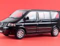 Auch beim VW T5 darf Modelissimo das Norev-Modell in 1:18 als Erster ausliefern. Es kommt in Schwarz