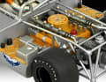 Auch den luftgekühlten Fünfliter-Motor mit zwölf Zylindern zeichnet Revell beim seinem Kit zwar mit wenigen Bauteilen, aber originalgetreu bis in die Nebenaggregate nach. ] Foto: Werk