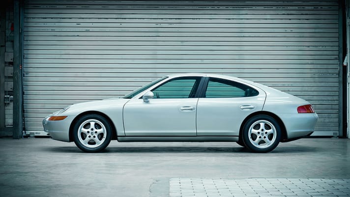 Das Entwicklungsprojekt 989 – ein Viertürer mit V8-Frontmotor – macht Platz für den Boxster (986) und den 911 (996)