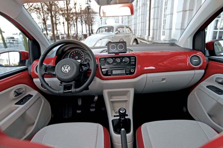   Vergleichstest: VW Up! 1.0 75 PS vs. Käfer Exportmodell 30 PS