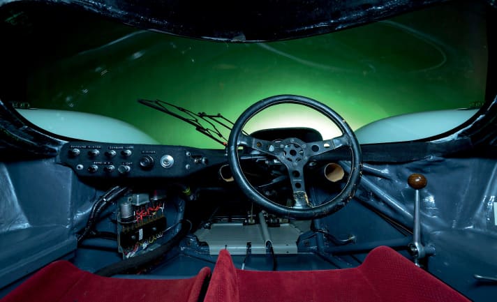 Moderne Raumfahrt So spartanisch das Cockpit des 917 auch erscheinen mag, so innovativ war es doch Ende der 60er-Jahre.