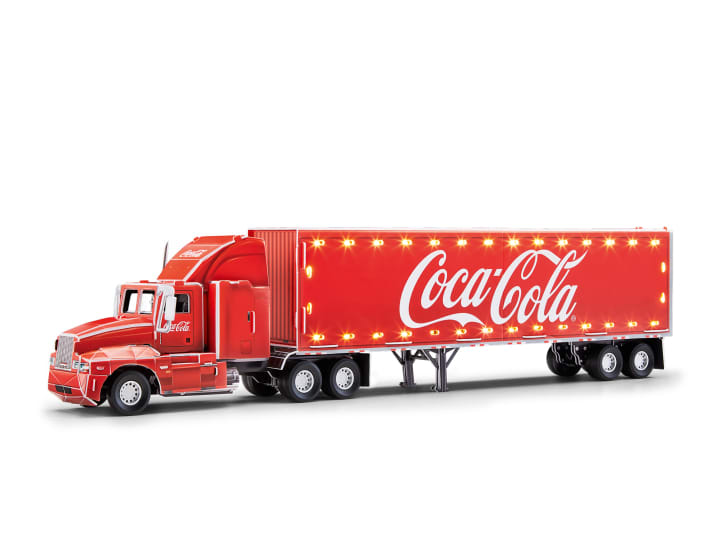 Auch die Gimmicks hat Revell bei seinem Coca-Cola-Laster in 3D-Technik natürlich nicht vergessen. Der Haubenlaster mit Brause an Bord kann schließlich beleuchtet werden.