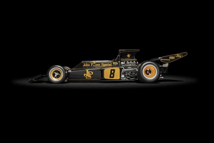 Die Ideen von Colin Chapman veränderten die Seitenansicht des neuen Lotus 72 komplett und verbesserten vor allem die aerodynamsche Effizienz des Einsitzers für die Königsklasse Formel 1 ]Foto: Werk