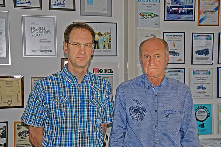 Haben das Urteil für die Modellautofirma erstritten: Lothar Rietze (rechts) mit seinem Sohn Christian in Altdorf bei Nürnberg