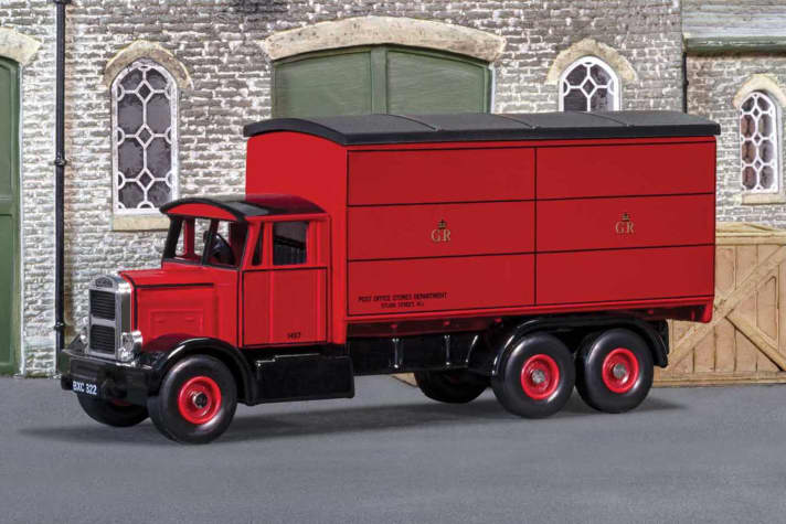 Nein, Scammell-Lastwagen, pardon: Lorries, konnten nicht nur Tieflader über die britische Insel ziehen, sondern auch die Post aus dem Königreich – siehe dieses 1:76-Modell von Corgi ]
