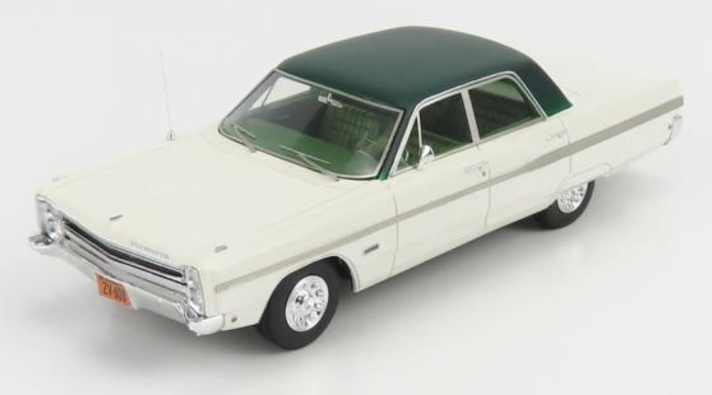 Hier kommt die zweite Farbversion des Plymouth Fury in Elfenbein mit schwarz abgesetzem Vinyldach und dunkelgrünen Sitzen samt Karomuster von Kess in 1:43]