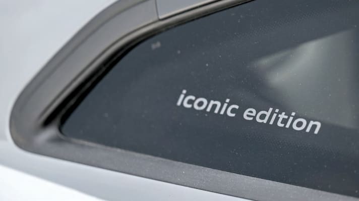 Audi TT RS 2.5 TFSI Quattro
 S-Tronic Iconic Edition
