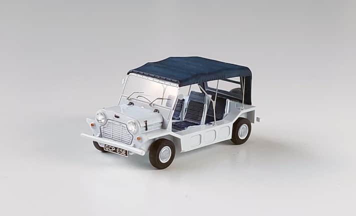 Achtung Bausatz: Eine gewisse Fingerfertigkeit kann nicht schaden, wenn die winzigen und sauber gefertigten Bauteile vom Mini Moke von Automobilia zusammengefügt werden wollen