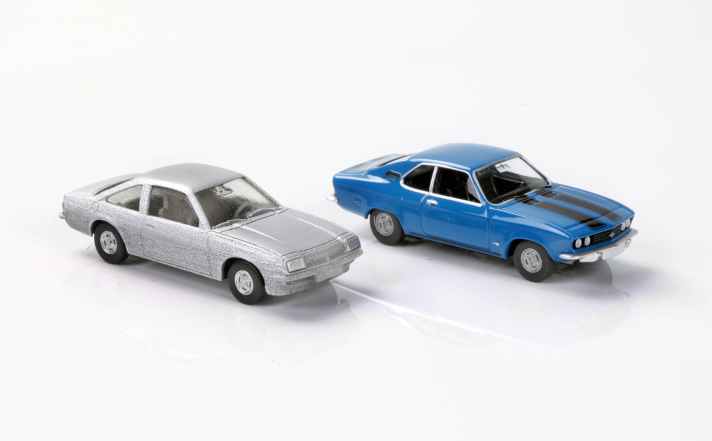 Von A nach B führt die Reise bei Wiking und beim Thema Opel Manta in 1:87. Die erste Generation gibt es schon zu kaufen. Der Manta B folgt 2022 als Neuheit, hier als “Silberling” zu sehen. ]