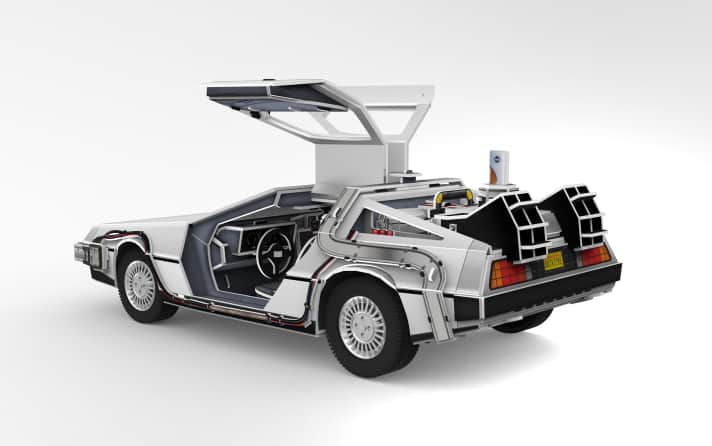 Was so eine richtige Zeitmaschine ist und ein echter DMC-12 DeLorean, der kann natürlich auch die beiden Flügeltüren in den Himmel recken. Das gilt sogar für das passende 3D-Puzzle von Revell  ]