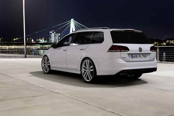    	Golf Variant R-Line
