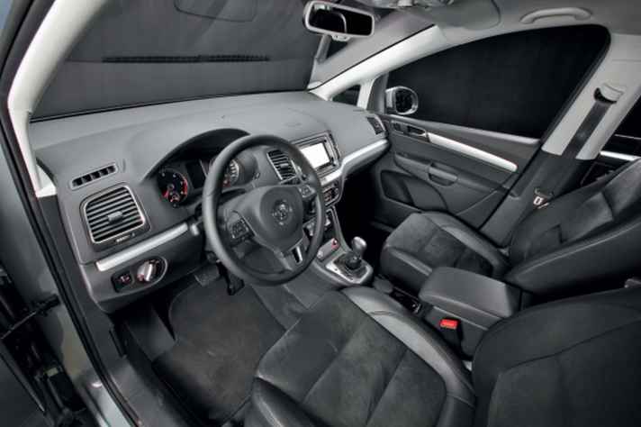   Vergleichstest: Sharan vs. T5 Multivan 2.0 TDI 140 PS