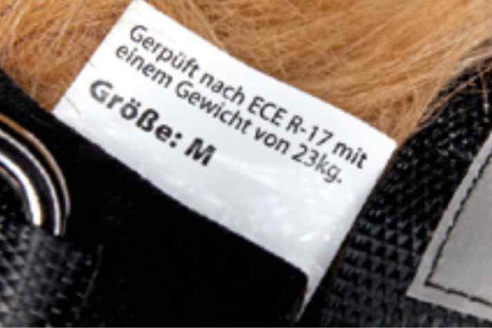   01.
 	Mit Prüfzeichen: die Gurte des Hundegeschirrs von Skoda Zubehör