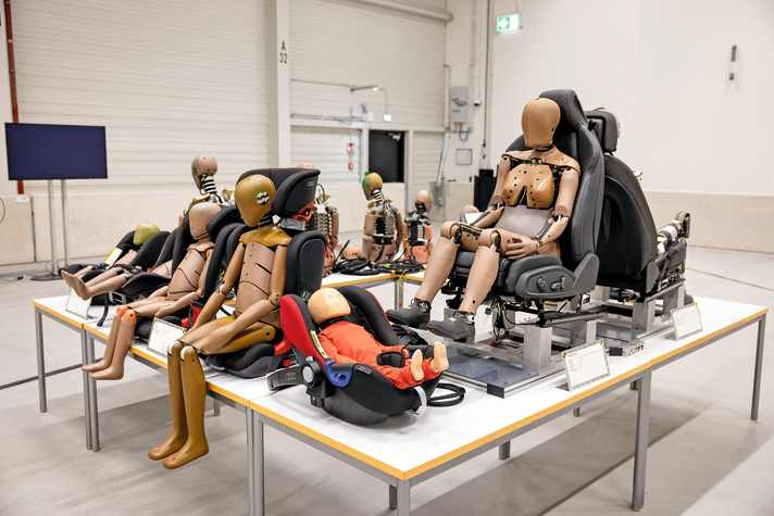 Puppenstube: Je nach Testzentrum gibt es Dummys in unterschiedlichen Bauformen