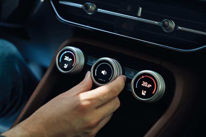 Smart Dials: Über die drei Drehregler lassen sich verschiedene Funktionen per Knopfdruck anpassen