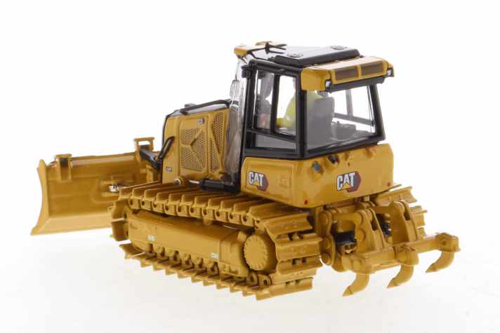 Da Diecast Masters zu den Haus- und Hoflieferanten von Caterpillar zählt, kann es kaum verwundern, dass die neue kompakte Raupe D3 hier zeitnah zum Debüt des Originals in 1:50 erscheint]