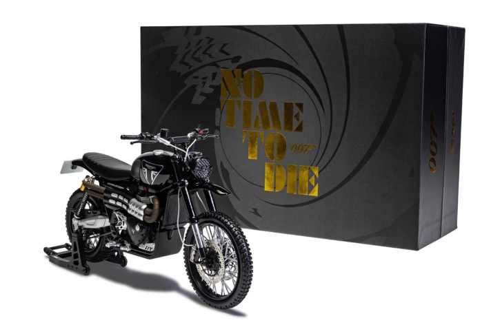 Nicht nur die Details stimmen am Bond-Bike von Corgi: Auch die edle, schwarze Box des ersten 1:12-Modells der Briten kann sich auf jeden Fall sehen lassen und hat einen großen Auftritt.]Foto: Werk