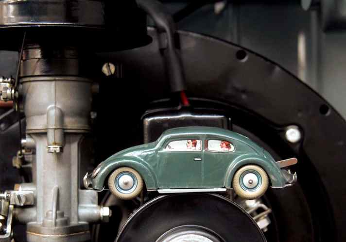   VW-Vitrine K.d.F.