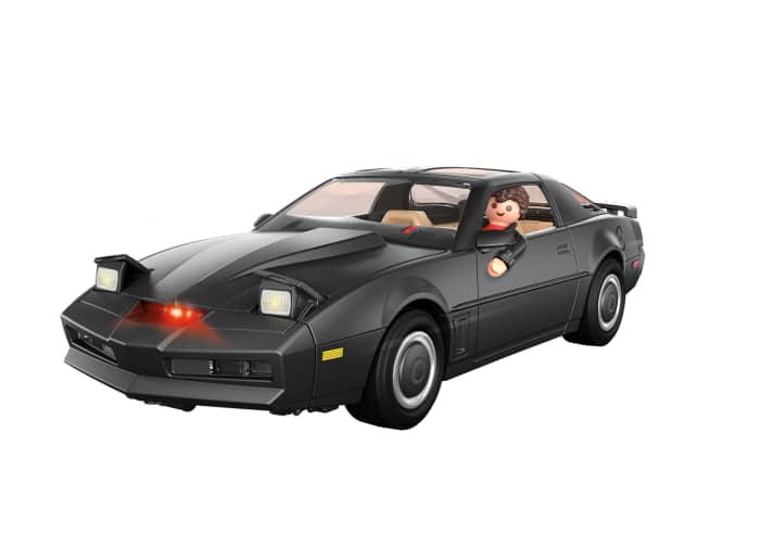 Das Coolste am <a href="https://www.awin1.com/cread.php?awinmid=13942&awinaffid=471469&clickref=MFZ+Playmobil+Knight+Rider&ued=https%3A%2F%2Fwww.mytoys.de%2Fplaymobil-playmobil-70924-knight-rider-k-i-t-t-23431742.html" target="_blank" rel="noopener noreferrer">Playmobil-K.I.T.T.</a>* ist natürlich, dass die Fensterlinie so gestylt ist, das Michael Knight seine Flunke lässig aus dem Fenster hängen lassen kann. Das unterstreicht die Proportionen.]