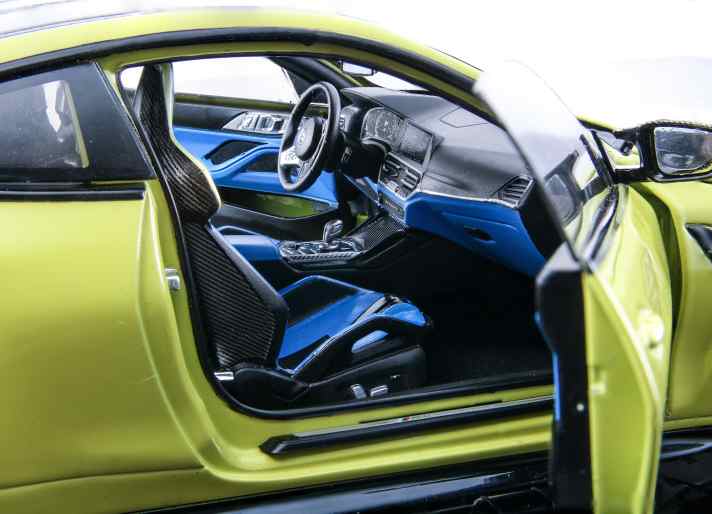 Chinesische 1:18-Fans wollte jede Menge Details, wie Sie der neue BMW M4 von Minichamps in 1:18 zeigt, der zusammen mit dem M3 erst im Reich der Mitte sein Debüt geben wird.]Foto: Blackys Studio