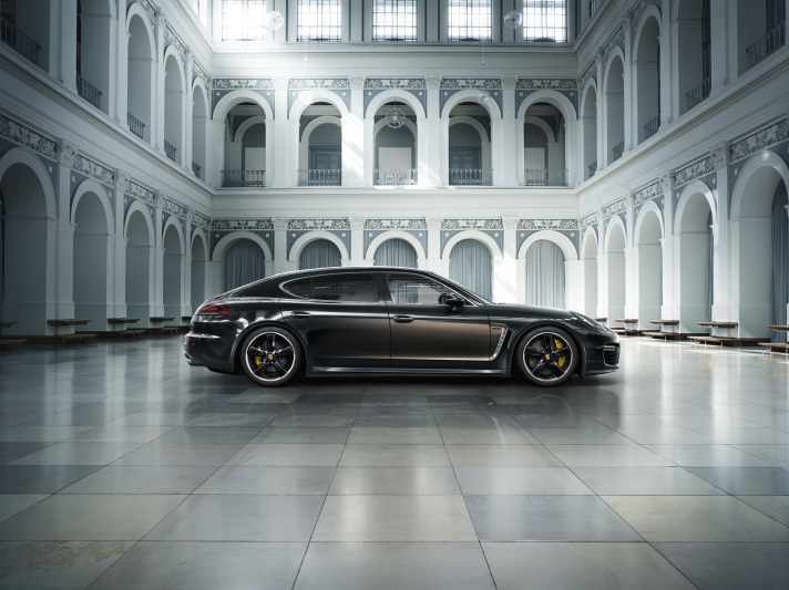   Bei der Panamera Exclusive Series bietet Porsche erstmals eine zweifarbige Verlaufslackierung an