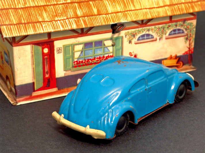   VW-Vitrine K.d.F.