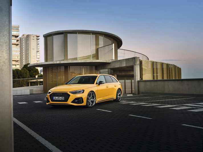 Static photo,
Colour: Imola Yellow
