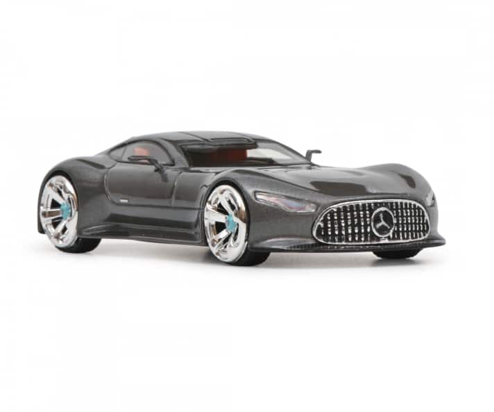 Der Mercedes AMG Vision Gran Turismo darf als Showcar mit Konsolenherkunft das Thema Sportwagen mit Stern viel radikaler interpretieren. Das zeigt auch das 1:64-Modell aus Resine von Schuco.]