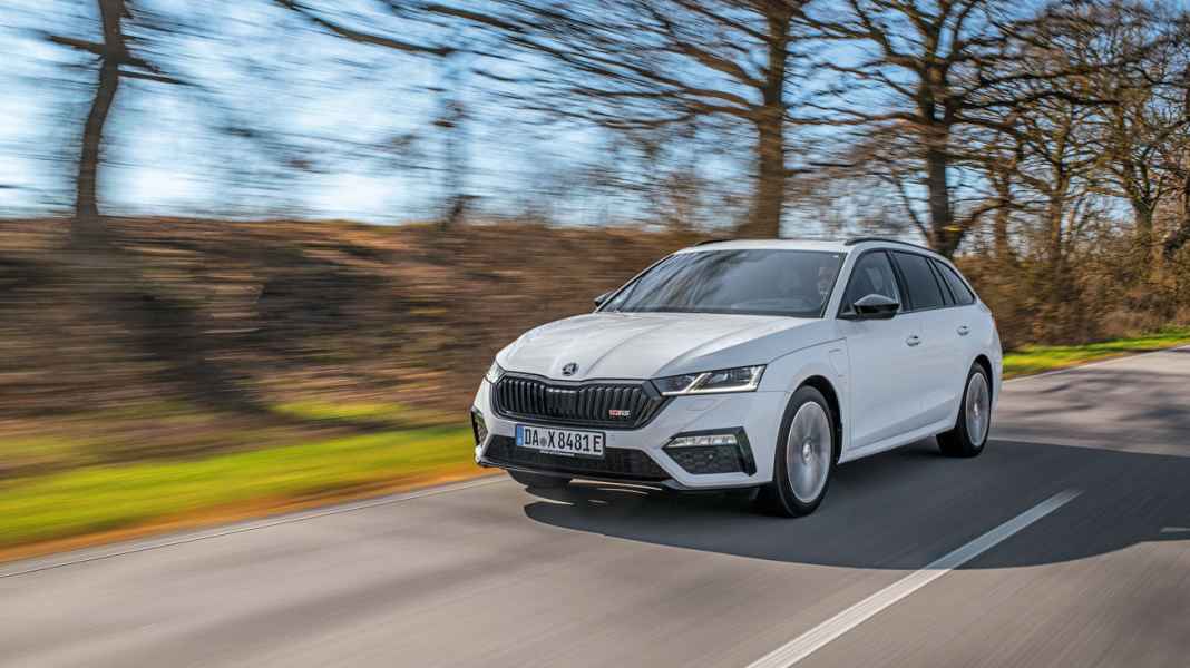 Test: Skoda Octavia Combi RS iV - Stromaufwärts