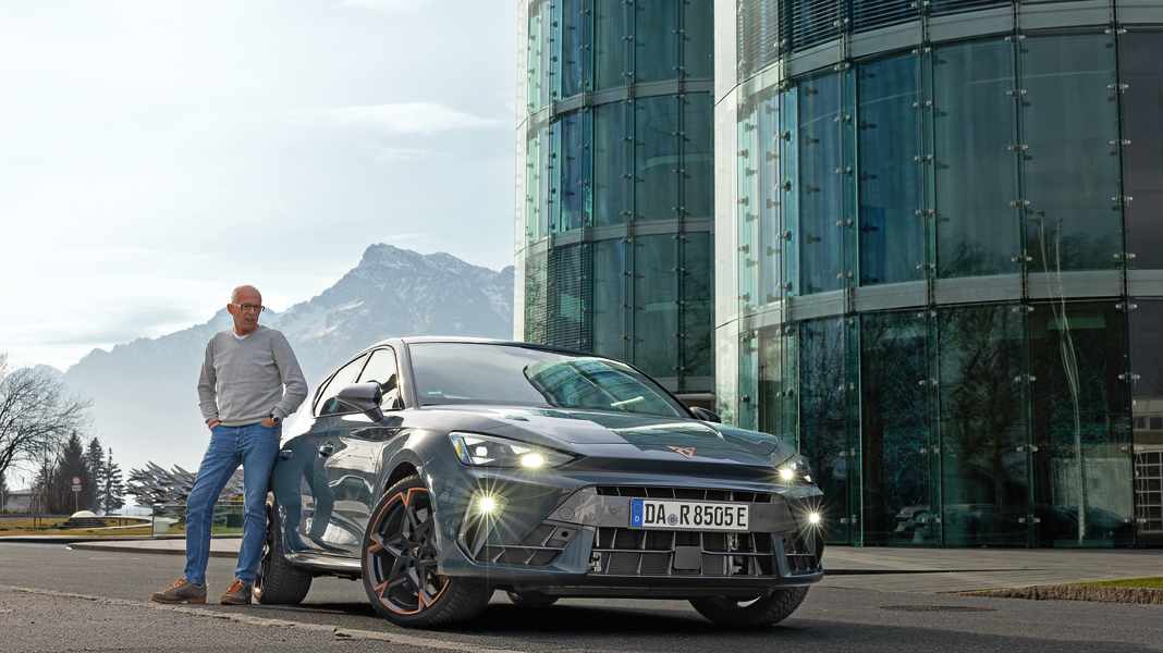 CUPRA LEON E-HYBRID: Achtung, bissiger!