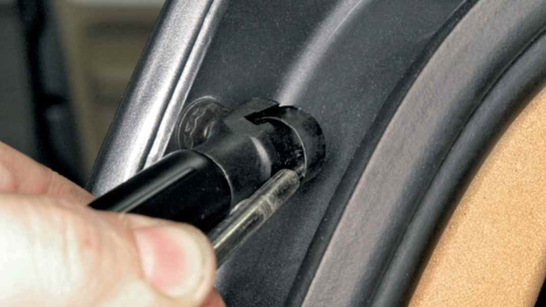 Gasdruck-Dämpfer für die Heckklappe des Touran - Dämpfer-Varianten