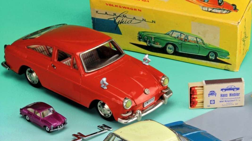 Blech-Miniaturen aus Japan - Große Wagen