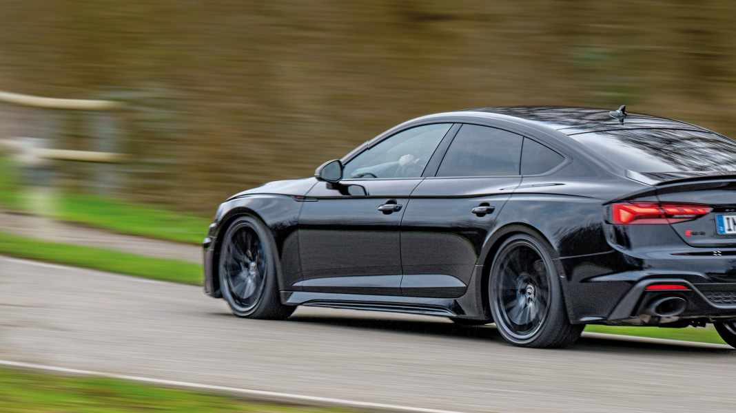 Audi RS5 SportbackCompetition Plus: Dunkler Ritter