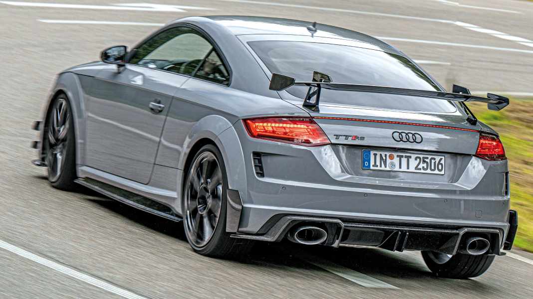 Audi TT RS - „Iconic Edition“ für eine wahre Ikone: 2.5 TFSI Quattro S-Tronic Iconic Edition