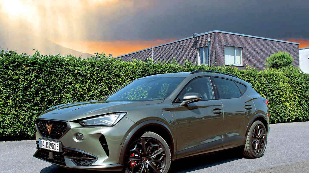 Cupra Formentor | VZ 1.4 E-Hybrid Tribe Edition - Gewitterstimmung