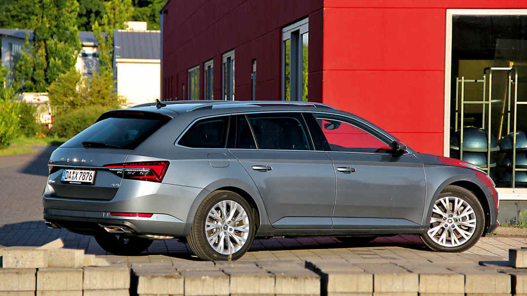 Skoda Superb Combi 2.0 TDI DSG (190 PS): Raum-Gleiter