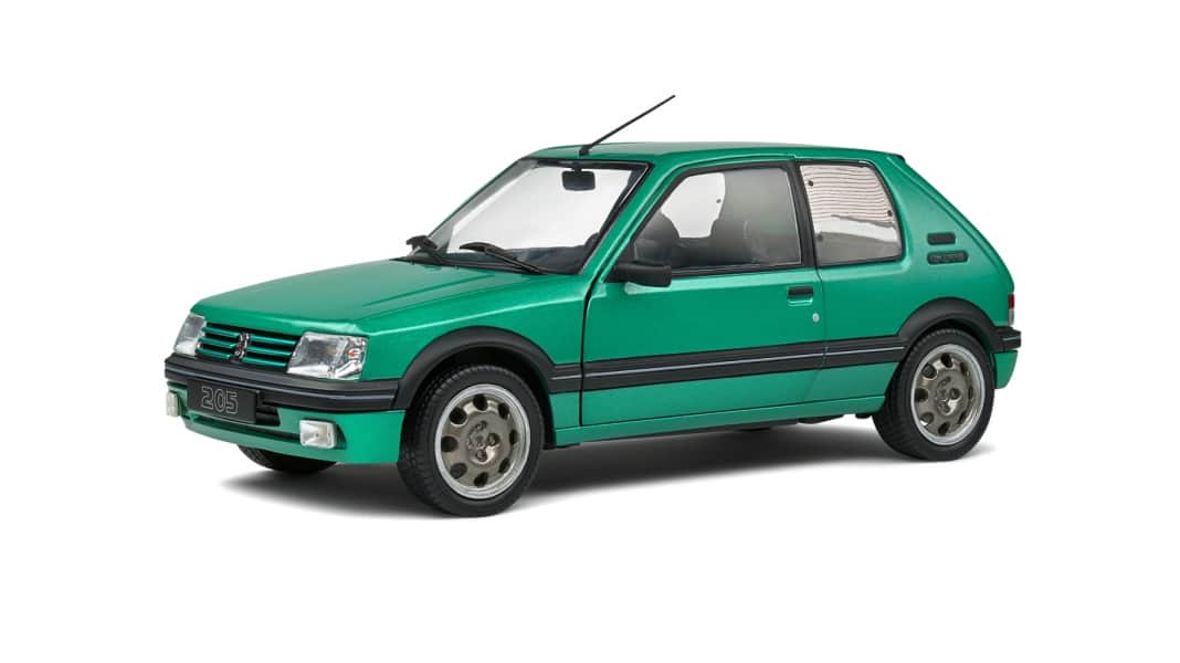 Der Peugeot 205 trägt bei Solido in 1:18 zum Geburtstag Grün!