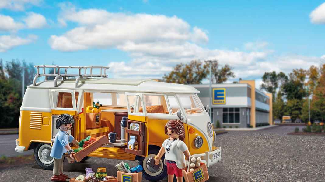 Playmobil baut Mango-Bulli und verlost zusammen mit Edeka einen echten VW T1
