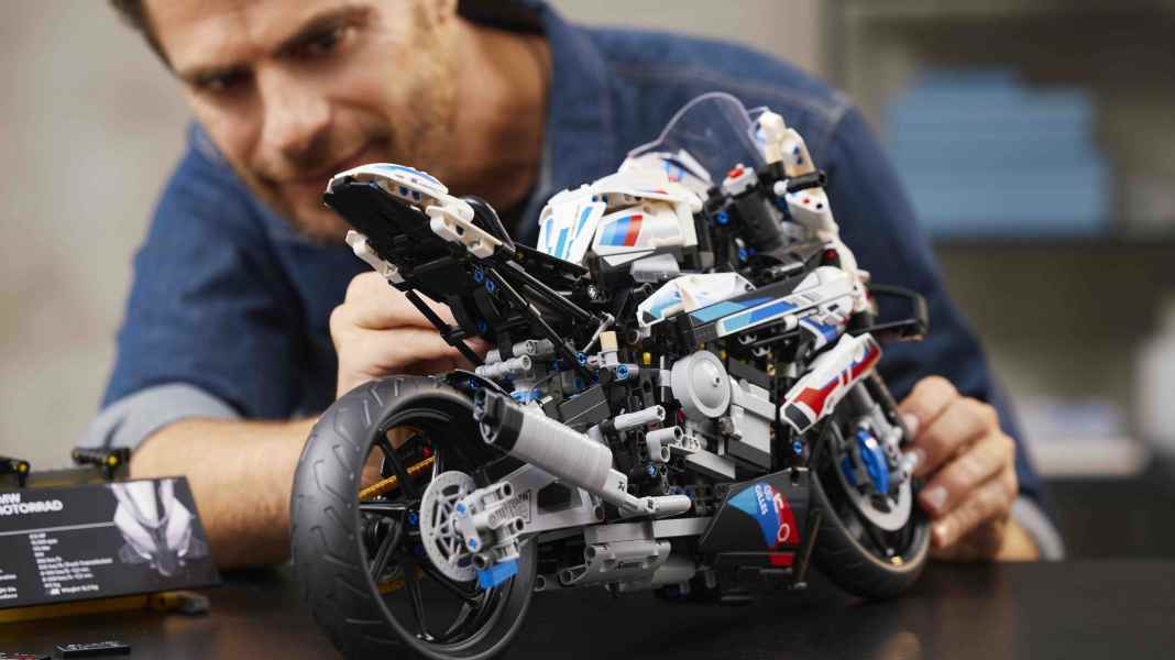 Der BMW Blockbuster: Lego bringt die heiße BMW M 1100 RR in der Technic-Serie