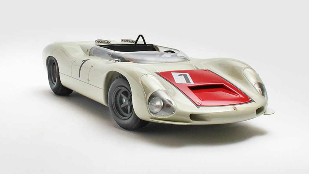 Offen für Berge: ’67 Porsche 910-8 Bergspyder von Matrix in 1:18