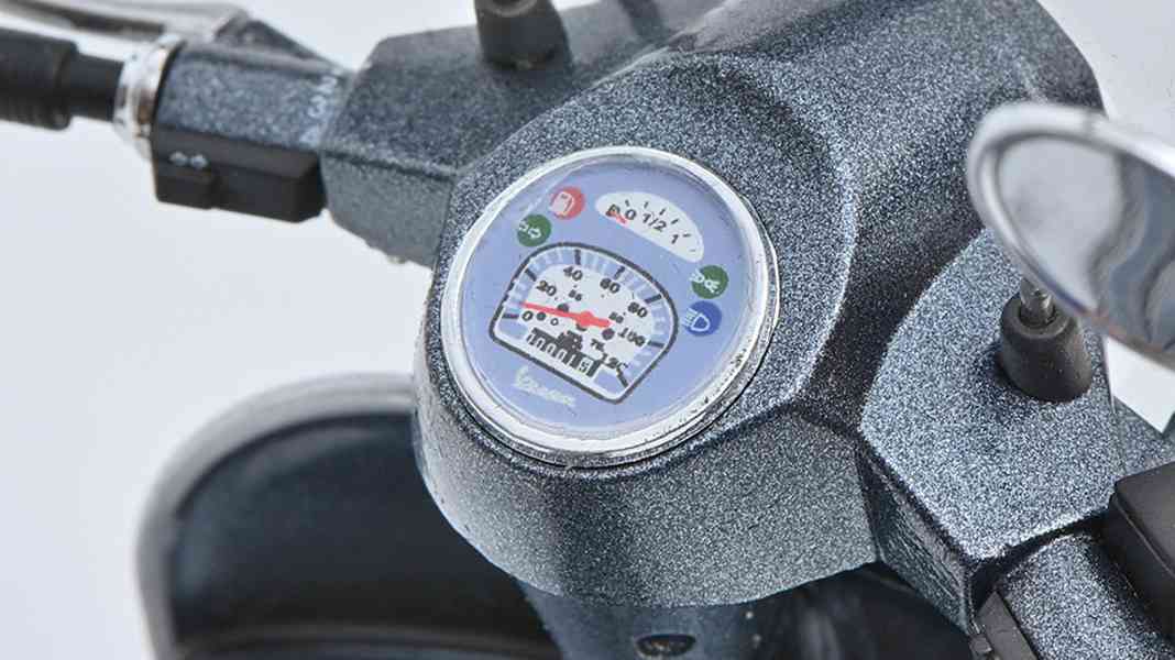 Der Dauerroller: Zwei neue Piaggio Vespa PX von Schuco in 1:10