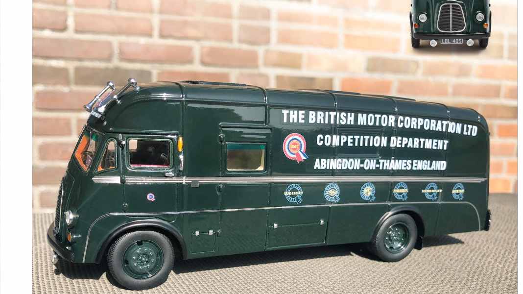 Der Mini-Kellner: ’55 Morris FV BMC-Renntransporter von Matrix in 1:43