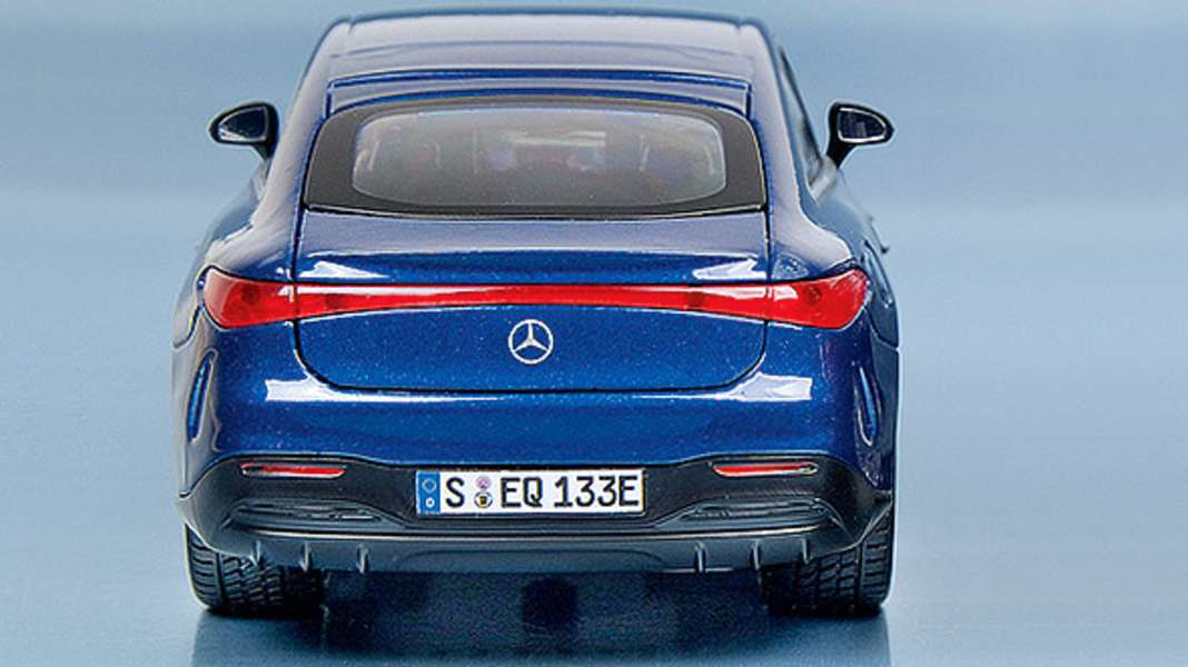 Einladend: Mercedes-Benz EQS von Maisto/Bauer in 1:27