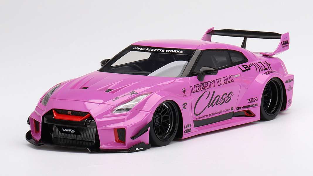 Der Nissan-Godzilla kommt in Pink bei True Scale Miniatures als 1:18-Hammer