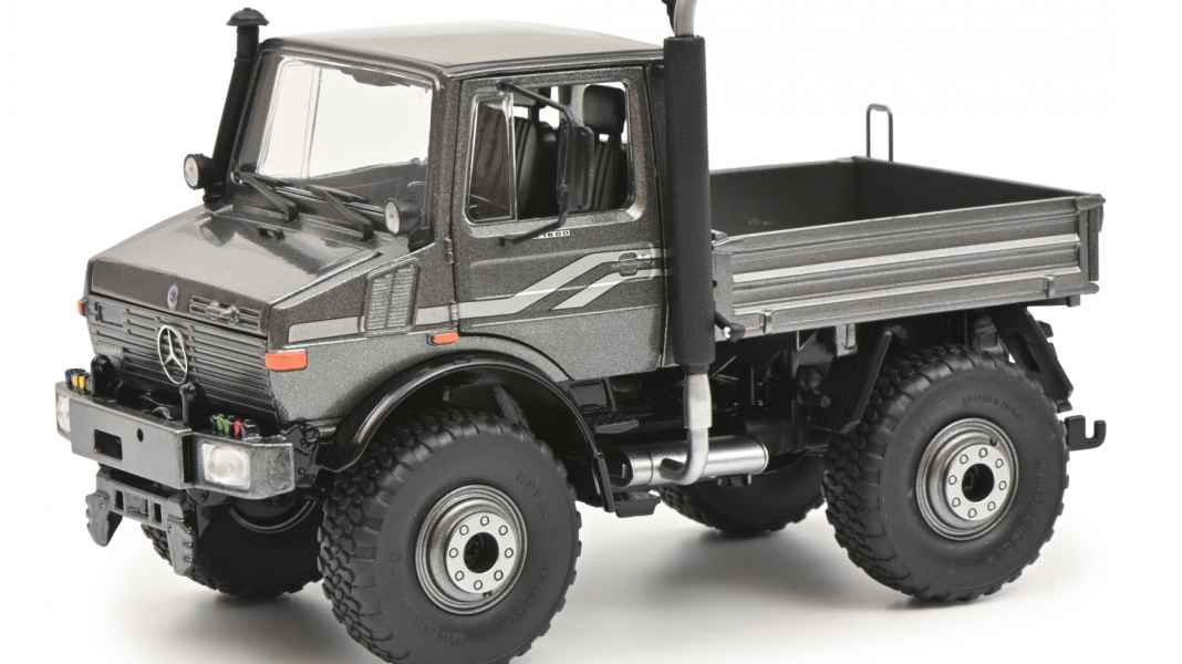 Der neueste Unimog U 1600 von Schuco im Maßstab 1:32 trägt jetzt Graumetallic